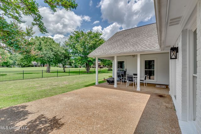 594 S Deerfield Drive, Canton, MS 39046