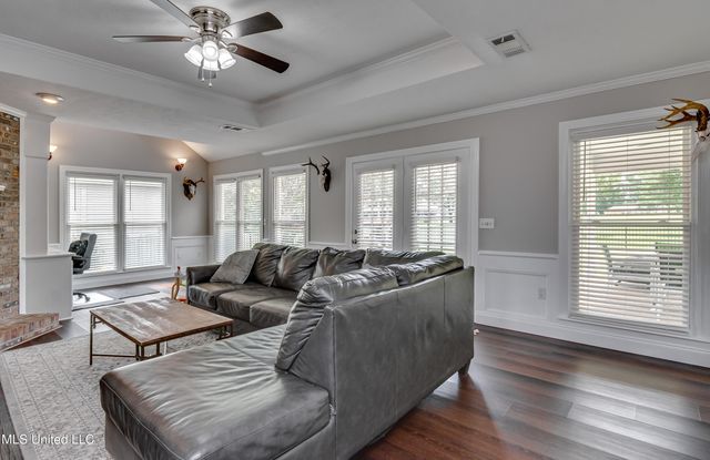 594 S Deerfield Drive, Canton, MS 39046