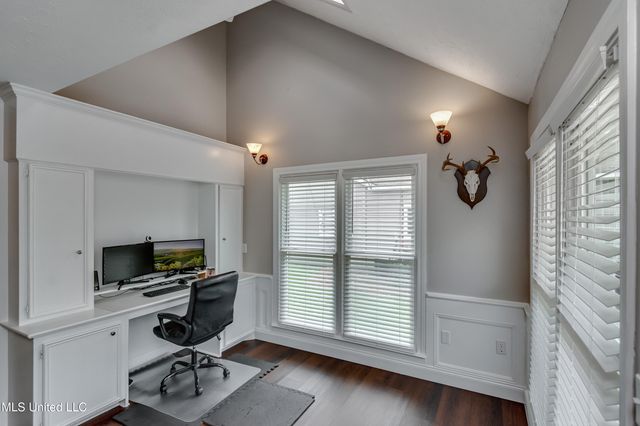 594 S Deerfield Drive, Canton, MS 39046