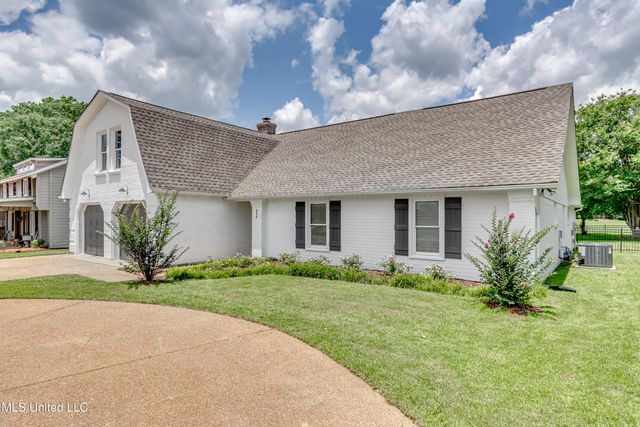 594 S Deerfield Drive, Canton, MS 39046