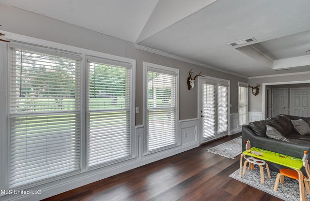 594 S Deerfield Drive, Canton, MS 39046