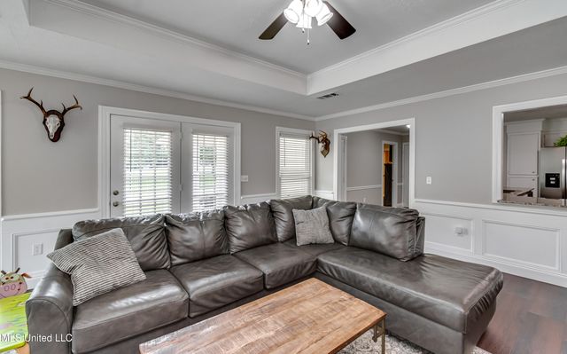 594 S Deerfield Drive, Canton, MS 39046