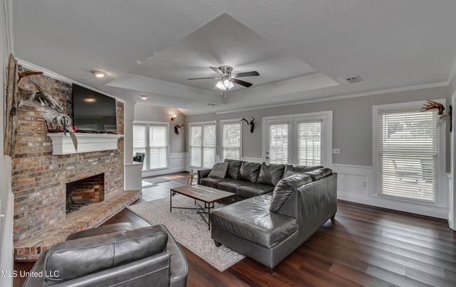 594 S Deerfield Drive, Canton, MS 39046