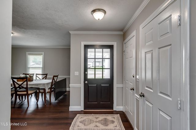 594 S Deerfield Drive, Canton, MS 39046