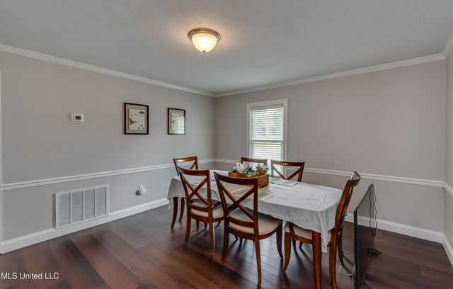 594 S Deerfield Drive, Canton, MS 39046