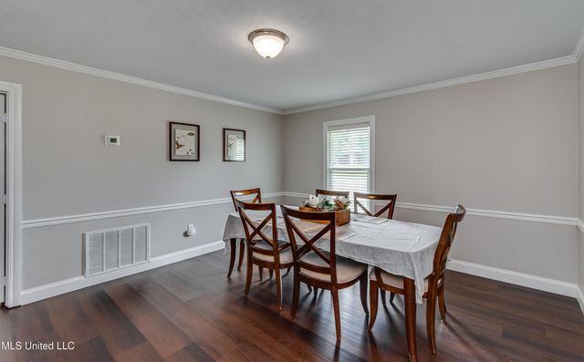 594 S Deerfield Drive, Canton, MS 39046