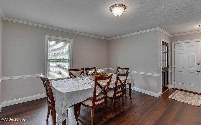 594 S Deerfield Drive, Canton, MS 39046