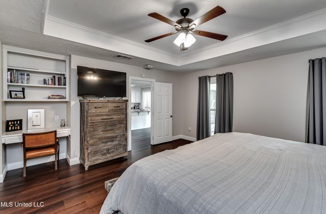 594 S Deerfield Drive, Canton, MS 39046