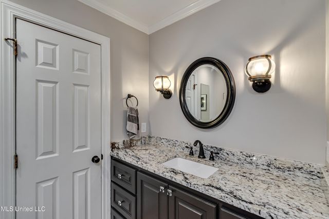 594 S Deerfield Drive, Canton, MS 39046