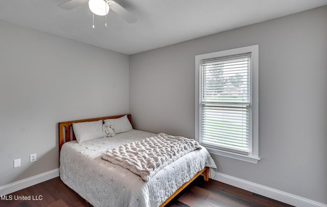 594 S Deerfield Drive, Canton, MS 39046