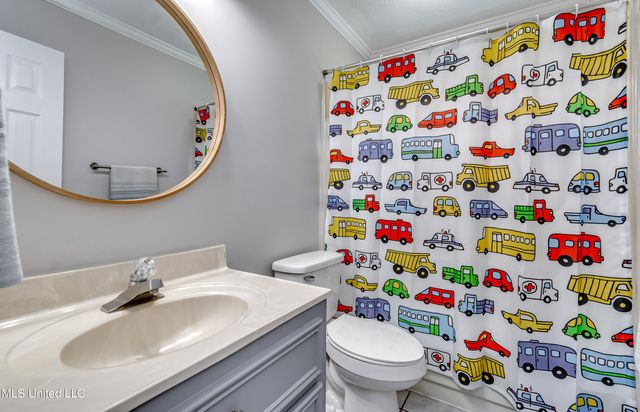 594 S Deerfield Drive, Canton, MS 39046