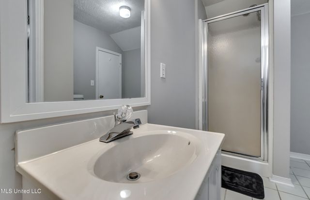 594 S Deerfield Drive, Canton, MS 39046