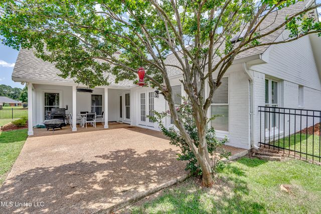 594 S Deerfield Drive, Canton, MS 39046