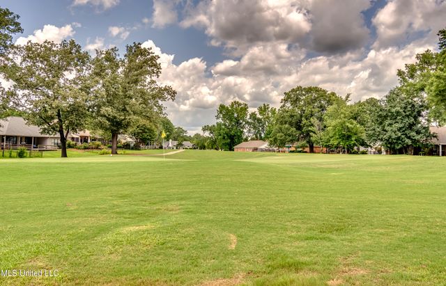 594 S Deerfield Drive, Canton, MS 39046