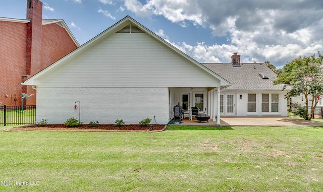 594 S Deerfield Drive, Canton, MS 39046