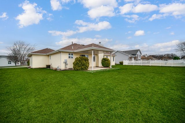 192 Summerhill Drive, Dyer, IN 46311