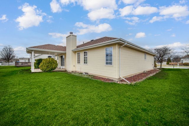 192 Summerhill Drive, Dyer, IN 46311