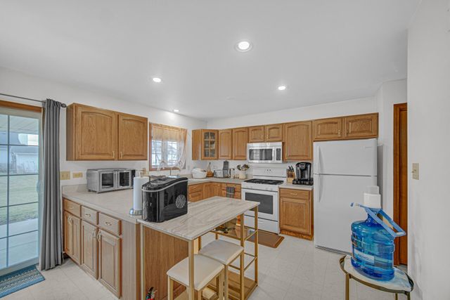 192 Summerhill Drive, Dyer, IN 46311
