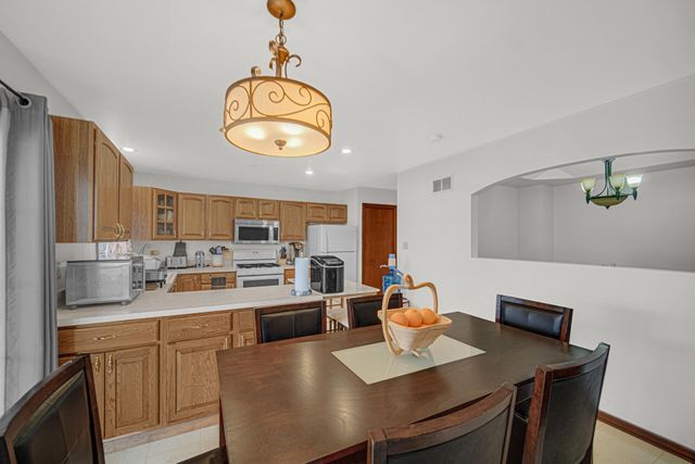 192 Summerhill Drive, Dyer, IN 46311