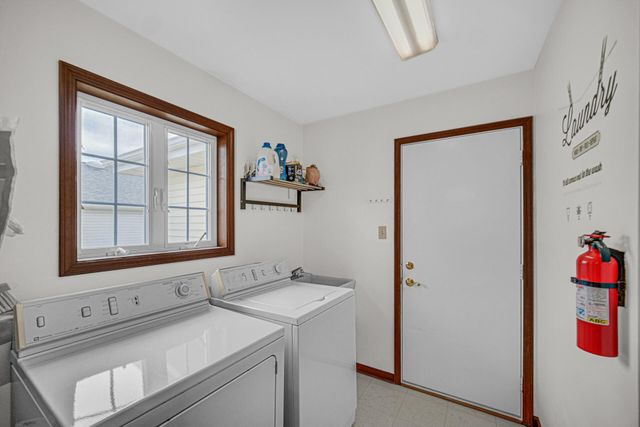 192 Summerhill Drive, Dyer, IN 46311