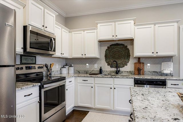 552 Benton Drive, Nesbit, MS 38651