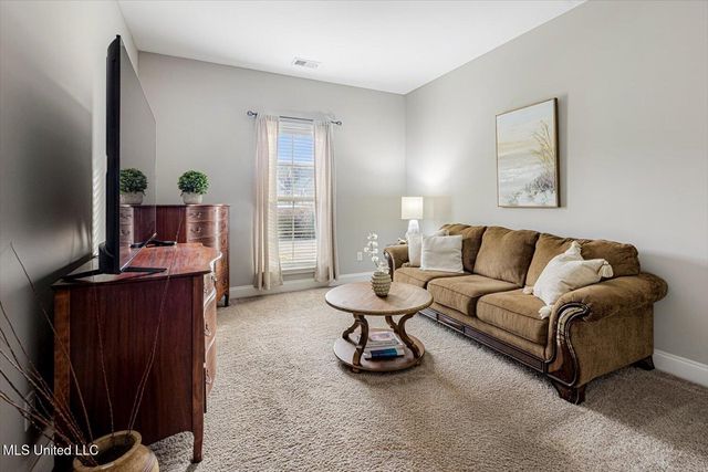 552 Benton Drive, Nesbit, MS 38651