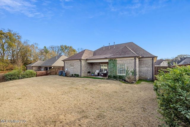 552 Benton Drive, Nesbit, MS 38651