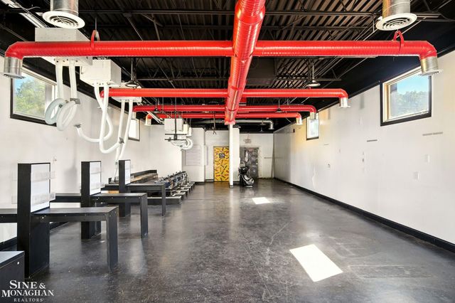 8235 W 8 Mile Road, Detroit, MI 48221