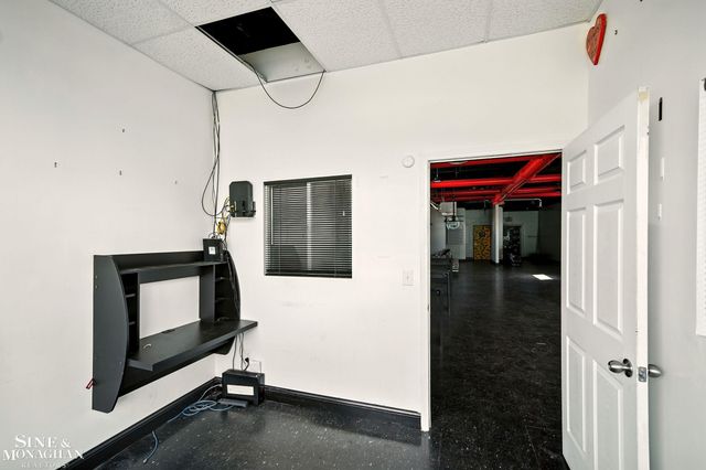 8235 W 8 Mile Road, Detroit, MI 48221