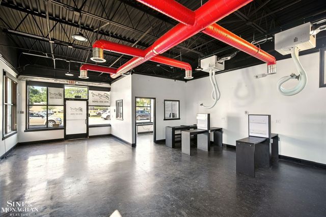 8235 W 8 Mile Road, Detroit, MI 48221