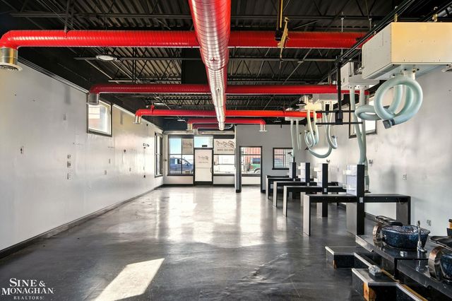 8235 W 8 Mile Road, Detroit, MI 48221