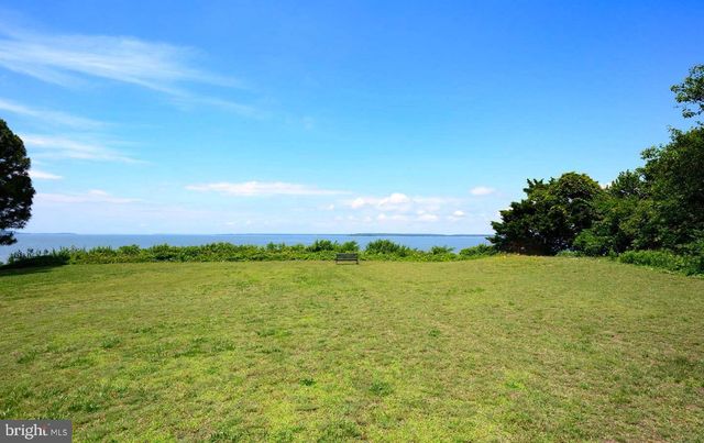 2 NANTICOKE RD, Cambridge, MD 21613