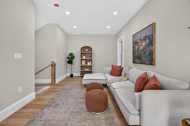 737 Somerville Ave A, Somerville, MA 02143