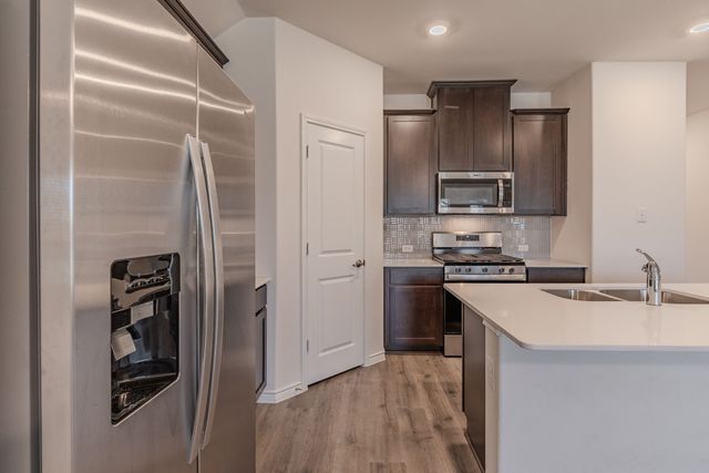 2902 Trusting Way, Aubrey, TX 76227