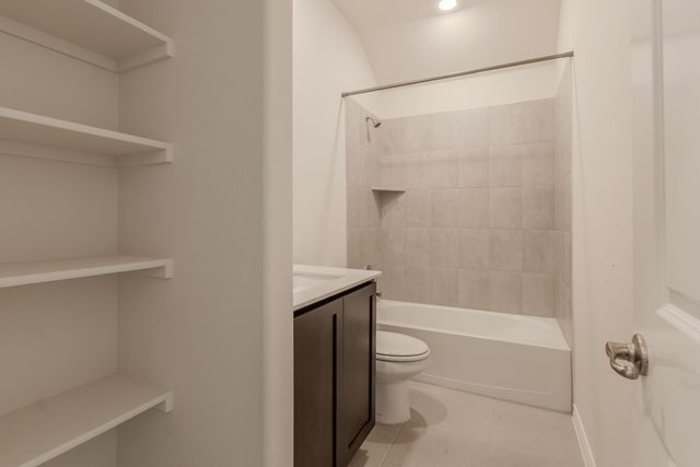 2902 Trusting Way, Aubrey, TX 76227