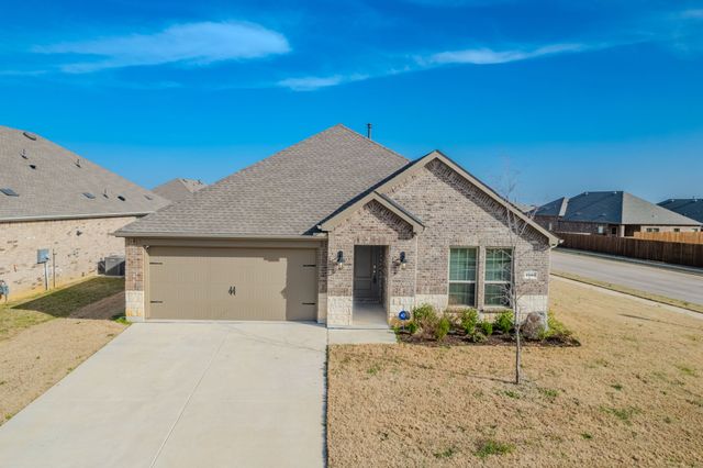 2902 Trusting Way, Aubrey, TX 76227