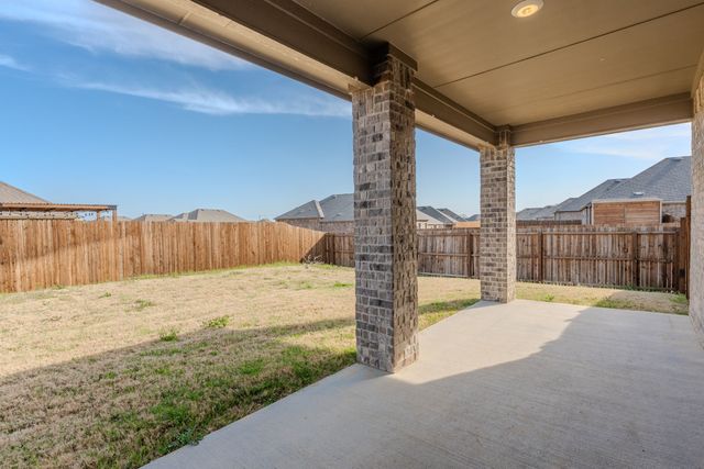 2902 Trusting Way, Aubrey, TX 76227