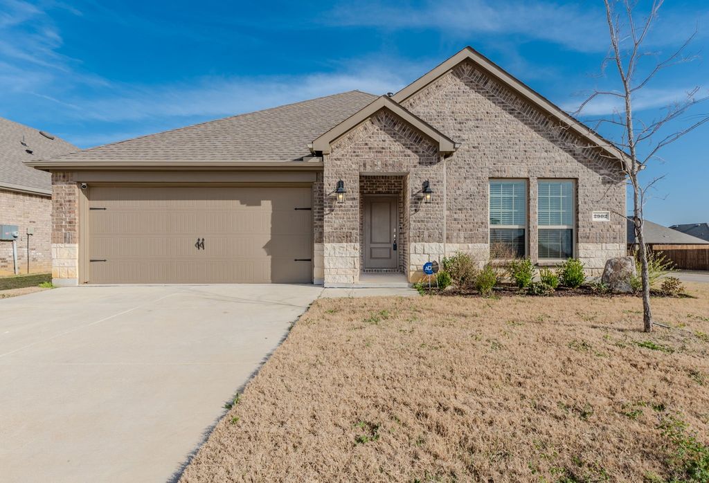2902 Trusting Way, Aubrey, TX 76227