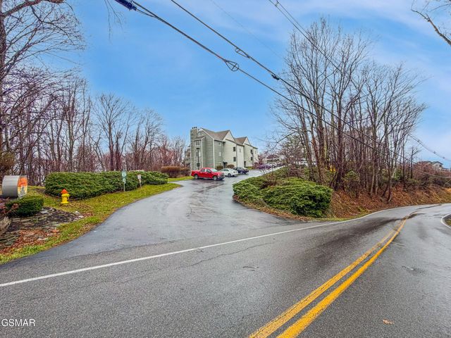 1260 Ski View Drive, Gatlinburg, TN 37738