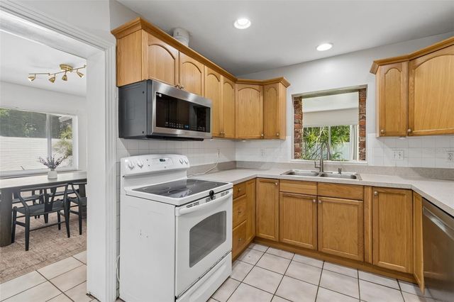 4602 W BAY VILLA AVENUE, Tampa, FL 33629