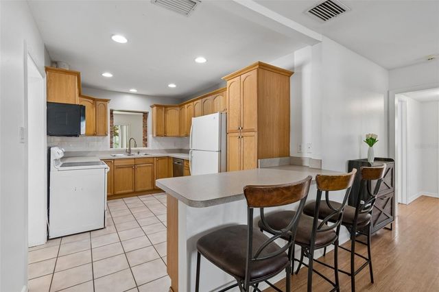 4602 W BAY VILLA AVENUE, Tampa, FL 33629