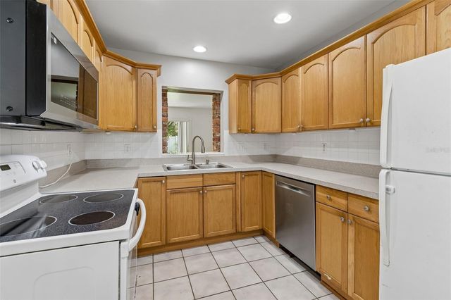 4602 W BAY VILLA AVENUE, Tampa, FL 33629