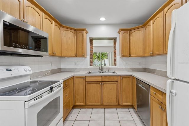 4602 W BAY VILLA AVENUE, Tampa, FL 33629