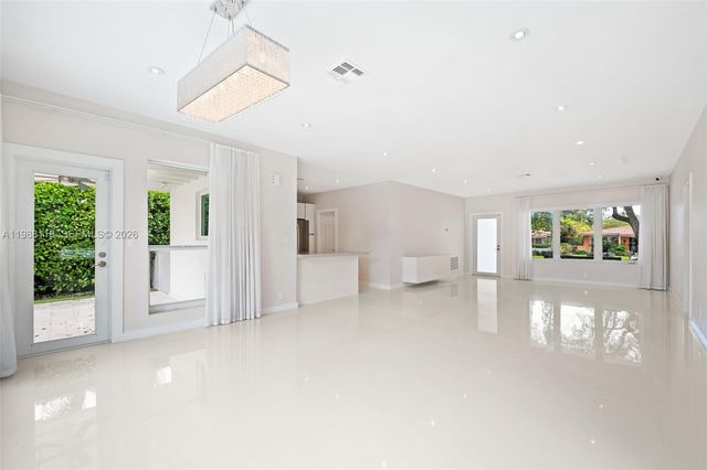 1530 Zuleta Ave, Coral Gables, FL 33146