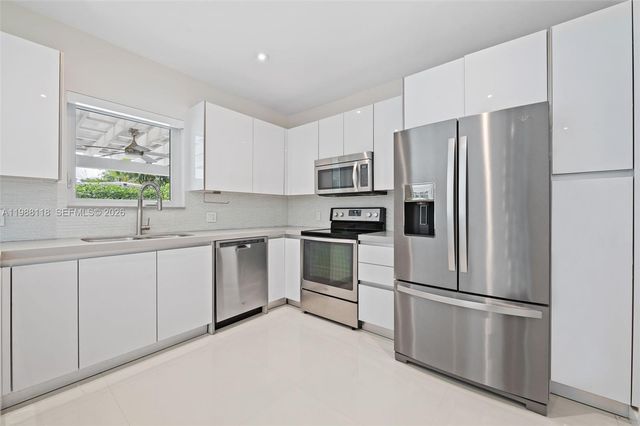 1530 Zuleta Ave, Coral Gables, FL 33146