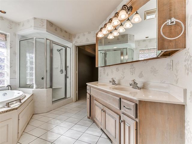 15301 Rocky Mountain Drive, Edmond, OK 73013