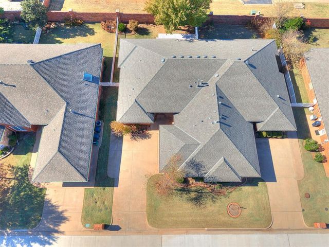 15301 Rocky Mountain Drive, Edmond, OK 73013