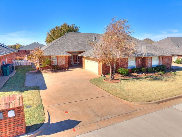 15301 Rocky Mountain Drive, Edmond, OK 73013
