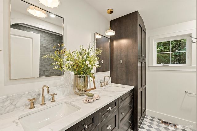 5157 NE Latimer Place, Seattle, WA 98105