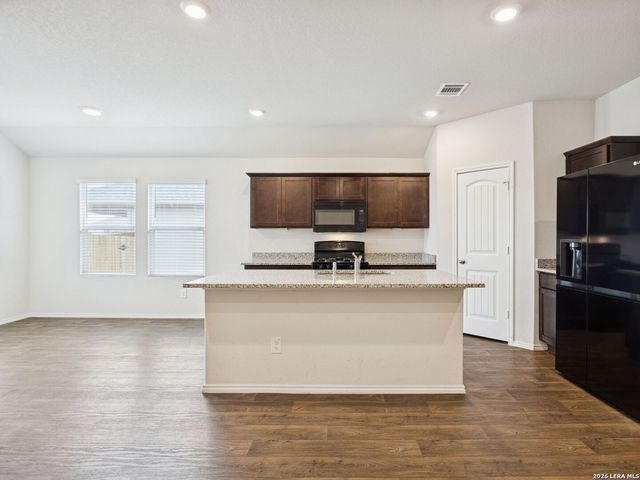 323 Shimmering Cove, San Marcos, TX 78666